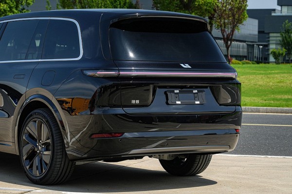 BMW X7 или Lixiang L9: что и как выгоднее купить и обслуживать